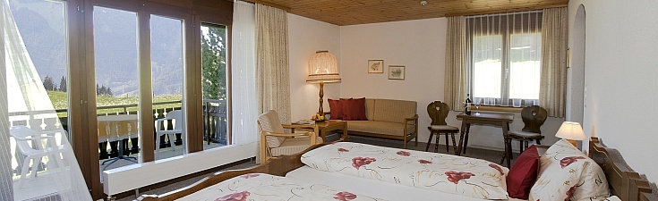 Doppelzimmer nach Westen im Hotel Arvenbüel