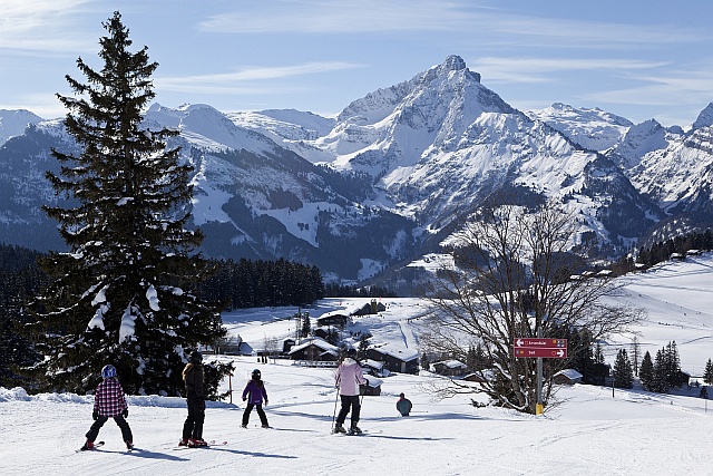 Skipisten oberhalb Arvenbüel