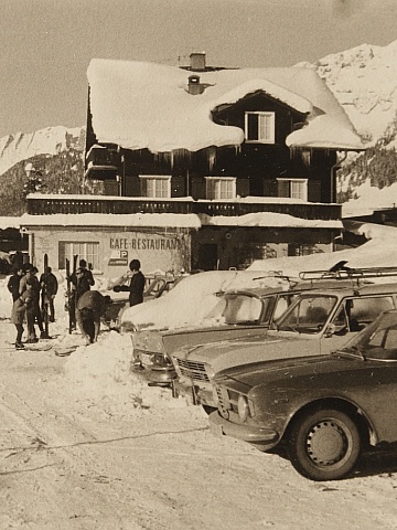 Wintersportgäste im Arvenbüel 1970er