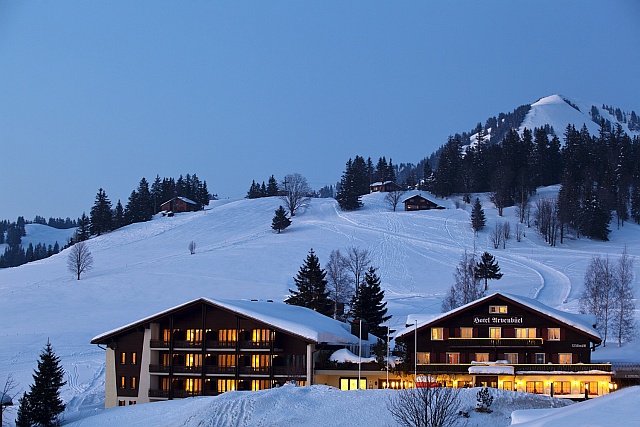 Hotel Arvenbüel im Winter