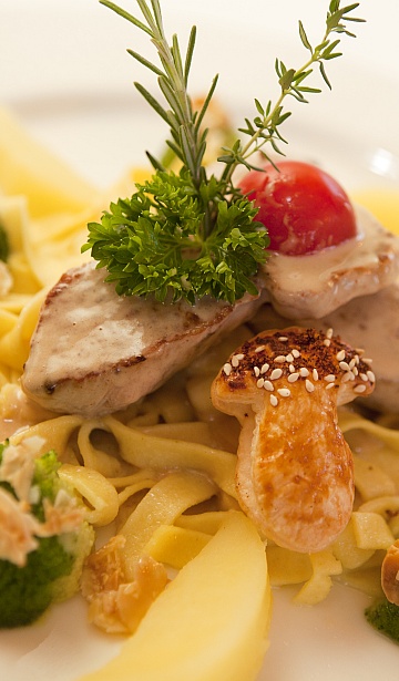 veal medallions with homemade noodles